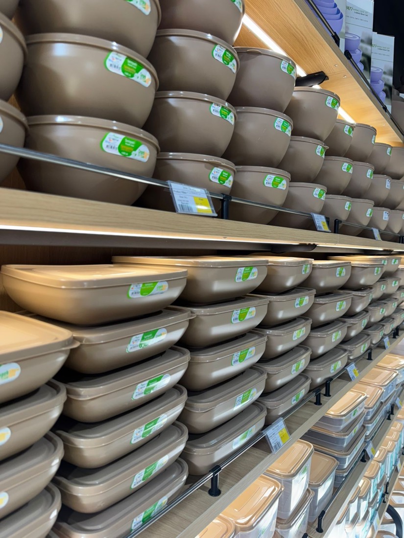 Wall of mocha-brown bowls